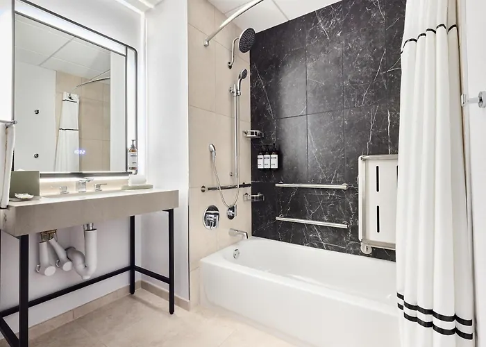 Hyatt Regency 4*