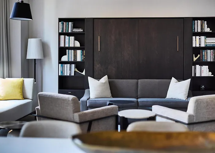 Hyatt Regency Hotel 4*
